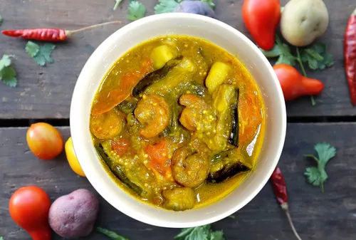 Bangladeshi Begun Aloo Sabzi – Eggplant With Potato Shrimp And Tomato
